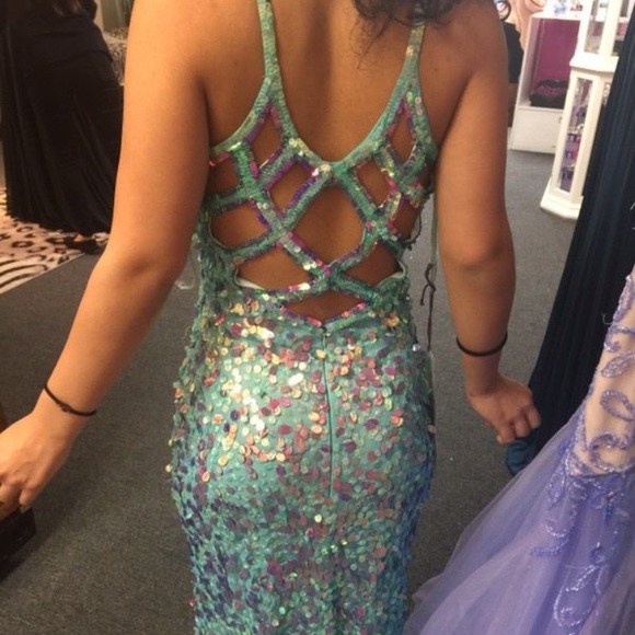 PROM DRESS - Picture 5 of 5